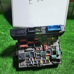 BMW E90 ヒューズボックス