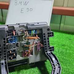BMW E90 ヒューズボックスの画像