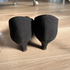 【着用1回】CLOSSHI 黒のパンプス　24.0㎝の画像