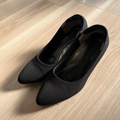 【着用1回】CLOSSHI 黒のパンプス　24.0㎝の画像
