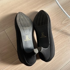 【着用1回】CLOSSHI 黒のパンプス　24.0㎝の画像