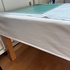 治療用木製ベットの画像