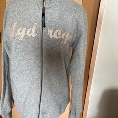 ニットトレーナーの画像