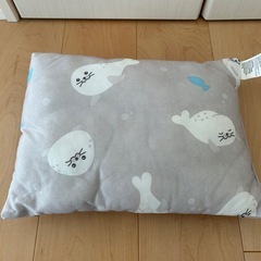 ダイソーのミニまくらの画像