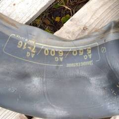 トラクター前輪 タイヤ＆チューブ ジャンク 引取り限定の画像