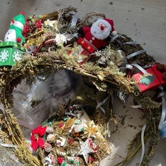 クリスマスのでかい飾りの画像