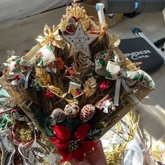 クリスマスのでかい飾りの画像