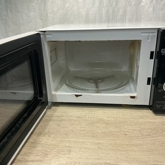 💚状態良いです☺️IRISOHYAMAアイリスオーヤマ2016年製IMB-T171-6傷•汚れ•サビあり💦白ホワイト電子レンジの画像