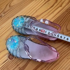 新品キラキラサンダルの画像