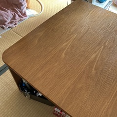 家具調テーブルの画像