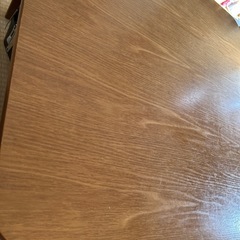 家具調テーブルの画像