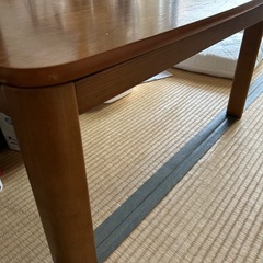 家具調テーブルの画像