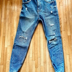 ZARA ザラ　ダメージジーンズ　スキニー　Lの画像