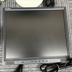 PCモニター 9台まとめ MITSUBISHI DELL NECほかの画像