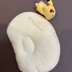 モンポケ　まくら　枕　ピカチュウの画像