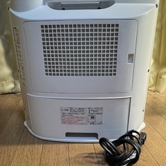 シャープ加湿セラミックファンヒーター日本製　新品のフィルター付き2020年型の画像