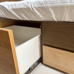 ニトリのベッド（収納あり、コンセントあり）の画像