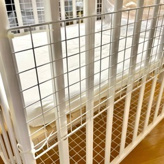 ヤトミ　ベビーベッド（ホワイト）の画像