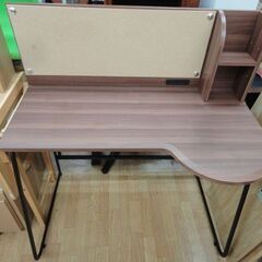 2口コンセント付き パソコンデスク 幅100㎝ ミドルブラウン コルクパネル PCデスク フリーデスク 机 西岡店の画像