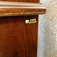 12/25まで店頭商品一部を除き半額クリスマスSALE!!開催中　サ2512-070 カリモク オールド ヴィンテージ 食器棚 カップボード スライドボード付き ガラス扉閉まりきらない箇所有り キズ汚れ有りの画像