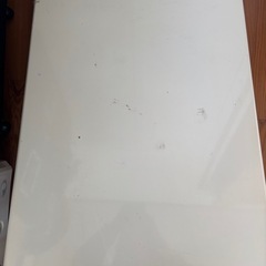 折りたたみ式テーブルの画像