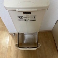 2段ゴミ箱の画像