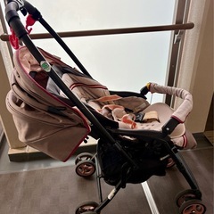combi ベビーカーの画像