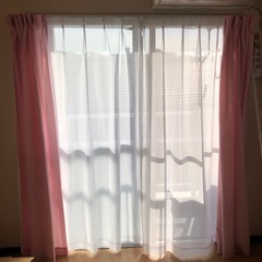 カーテンピンク　レースつ付きの画像