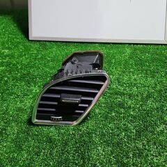 アウディ Audi A5 エアコン吹き出し口 左