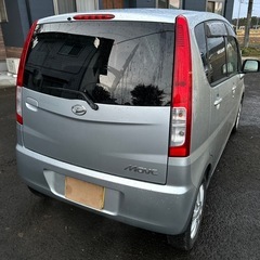 直ぐ乗れます！車検2年付渡し！綺麗ダイハツムーヴメモリアルエディション！ボディ下廻りサビ一切無しで型は古いが程度極上！スタッドレス装着済み！夏タイヤホイールも付属！ガッツリ整備で不具合無し！総額23万円の画像