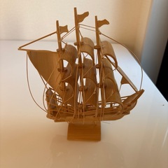 竹製帆船の画像
