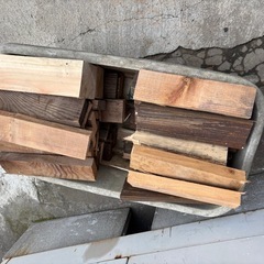 ② 薪　30kg キャンプ　バーベキュー　薪ストーブ　焚き火　ソロキャンプの画像