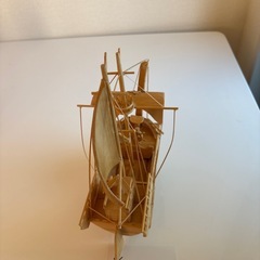 竹製帆船の画像