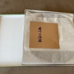 漆器（丸盆）新品箱付きの画像