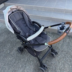 コンビ　ベビーカーの画像