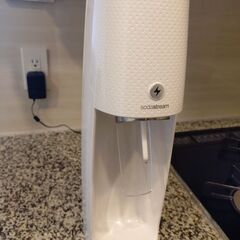 【自宅近く引き取りの場合、価格交渉可】ソーダストリームの画像
