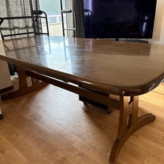 【無料！】ダイニングテーブル、椅子2脚の画像