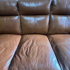 【決まりました】【傷あり】マナベインテリアハーツ 本革レザーソファ 3人掛け「ライアン」ヴィンテージブラウンの画像