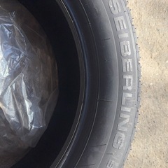  タイヤ　215/60R17の画像