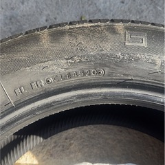  タイヤ　215/60R17の画像