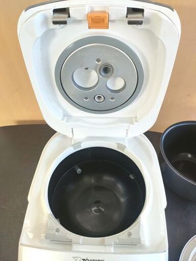 象印 圧力IH炊飯器 3合炊き NP-RN05 2022年製 圧力IH炊飯ジャー 極み炊き ホワイト 白 ZOJIRUSHI 札幌 北20条店