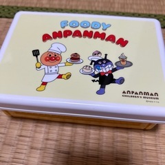 アンパンマンのかばん、ぬいぐるみ、ランチBOXの画像