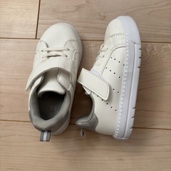 17cm  白い靴と長靴の画像