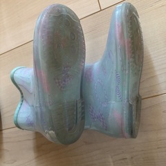 17cm  白い靴と長靴の画像