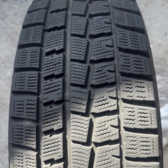 スタッドレスタイヤ　タイヤラック付きの画像