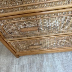 昭和レトロな　ラタンチェスト4段　引き出し5杯の画像