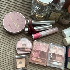 コスメ&香水&メイクポーチセットまとめ売りの画像
