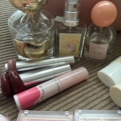 コスメ&香水&メイクポーチセットまとめ売りの画像