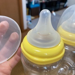 西松屋スマートエンジェル哺乳瓶3本、未使用乳首1個の画像