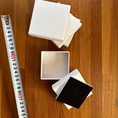 白い空箱4個
の画像